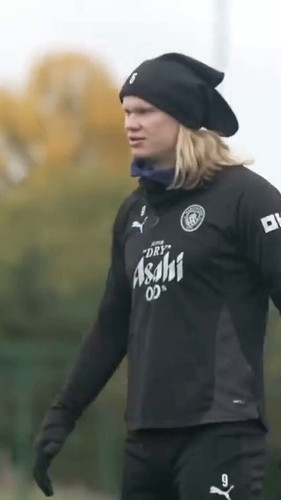 HG4SVic9 F uTIGt.jpg