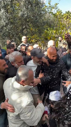 Qbd qLpJfQAsxDTD.jpg