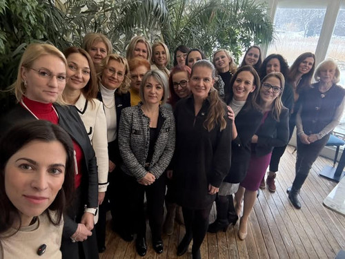 616567745 1527873236010186 8332420277780361950 n.jpg?stp=cp6 dst jpg s720x720 tt6& nc cat=100&ccb=1 .jpg