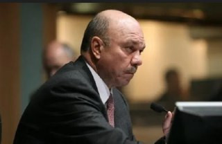 رئيس مجلس الأعيان الأردني فيصل الفايز: الأردن يرفض أية حلول للقضية الفلسطينية على حساب ثوابته الوطنية أو المس بالوصاية الهاشمية على المقدسات الإسلامية...