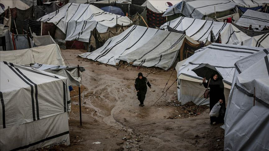 الناطق باسم الدفاع المدني في غزة: سجلنا حالات لتطاير خيام في المنطقة الغربية من مدينة غزة.

- مراكز إيواء بأكملها تضررت وأصبحت لا تصلح كمأوى.

- رصدنا...