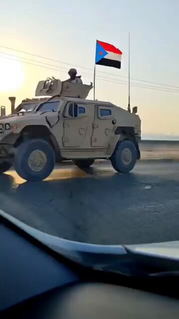 LKaKNYMqFG Q xRA.jpg