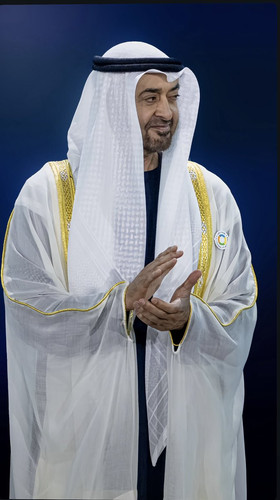 G l1pAzaEAAZQzU.jpg