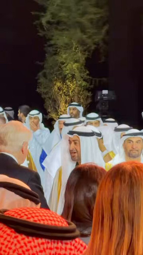 VnwvNE2VmG EqfKb.jpg