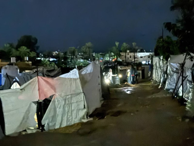 غرق خيام النازحين غرب مدينة خانيونس جنوب قطاع غزة بفعل الأمطار الغزيرة....