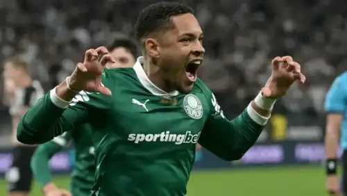 STJD adia julgamento de Vitor Roque por postagem homofóbica após clássico São Paulo x Palmeiras