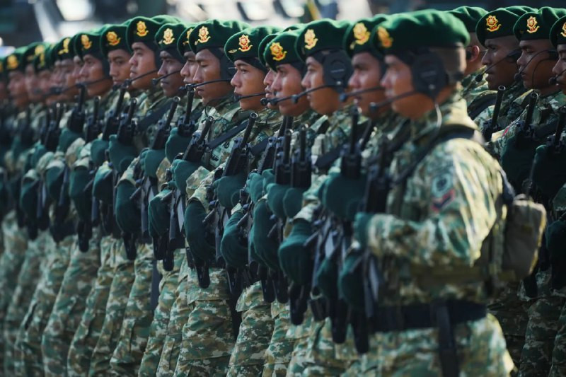 أعلن وزير الدفاع الإندونيسي جعفري شمس الدين، اليوم الجمعة، أنّ بلاده جهزت 20 ألف جندي لتولي مهام تتعلق بالصحة والبناء خلال عملية حفظ سلام مخطط لها في ...