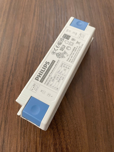 nguon ballast tang pho bien the philips driver dien tu den led day certadrive led transformer 60w 24.jpg