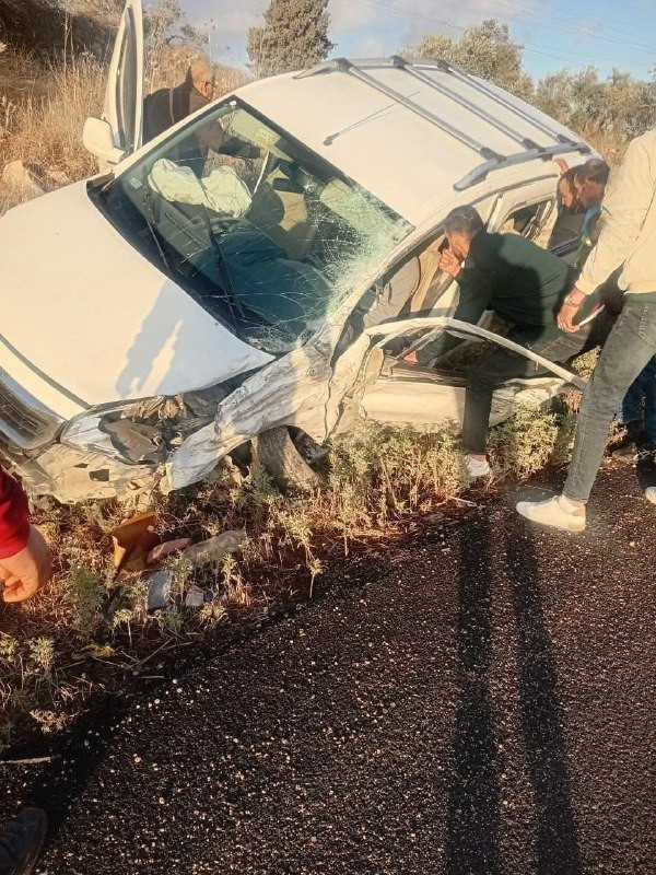 توفيت سيدة من دير شرف قضاء نابلس وأصيب آخرون في حادث سير مروع وقع عصر اليوم قرب مفرق عقربا جنوب نابلس....