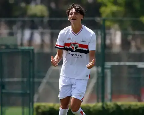 NOVA JOIA? Atacante da base brilha em jogo-treino do São Paulo e conquista atenção de Crespo