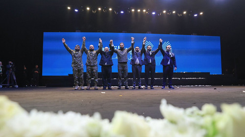 G7qhCZLW8AAgsOR.jpg