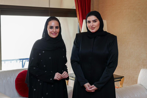 G7qsiTqXcAAdZS3.jpg