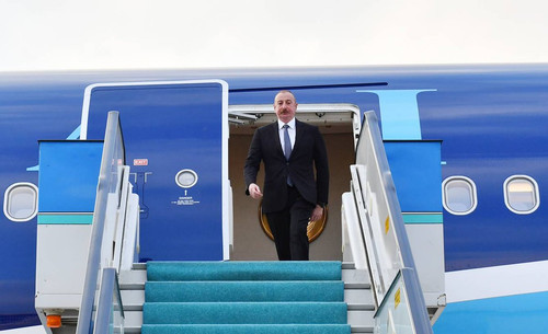 G7pnmekW4AA fGv.jpg