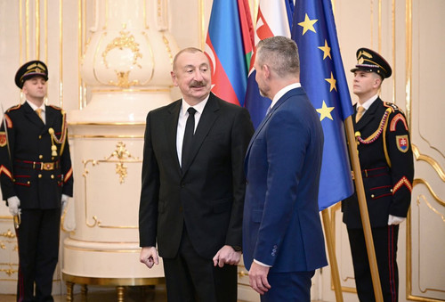 G7p9a8JaoAAXhlR.jpg