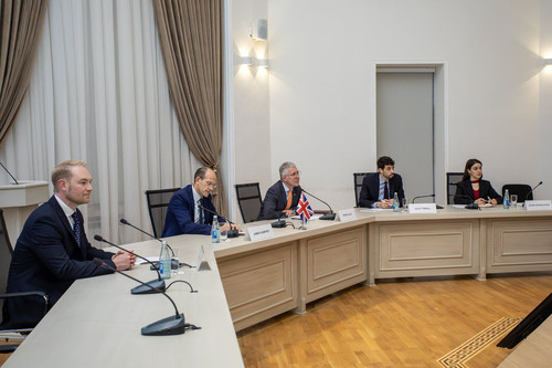 G7oUogaaoAEhcwZ.jpg