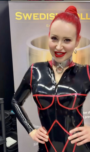 Latexannarosenmüller red lipstick neckcollar locked in Latex 24:7 rubberdoll fuckdoll.jpg