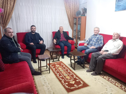 G7qePykWQAA3B5A.jpg