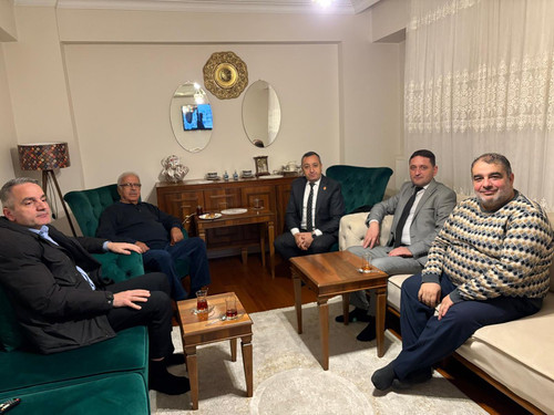 G7qaZOQXwAAnRov.jpg