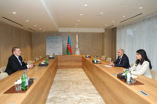 G7gsKvda8AAUeAQ.jpg