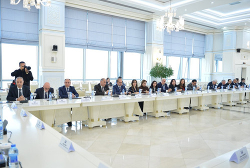 G7qEVF1XgAA9E1s.jpg