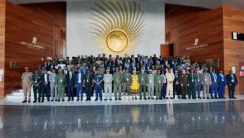 G7pCCKXXwAA 9Q1.jpg