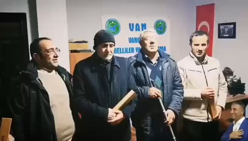 IGZHv1C9UlNoBNdr.jpg