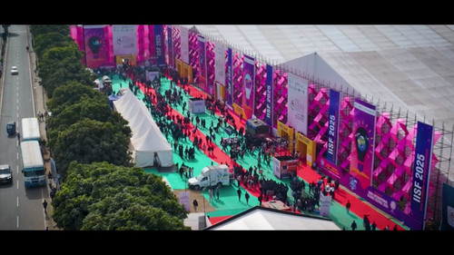 HF2vf64RMl x7JZA.jpg