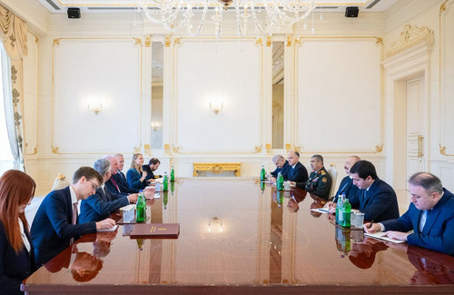 G7UCWVZbIAA4r97.jpg