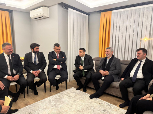 G7qnnoCXIAAFWZ6.jpg