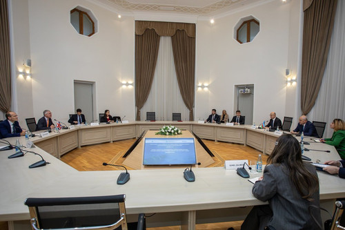 G7oUoptakAAofg .jpg