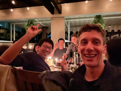 G7pgndlaIAABZbF.jpg