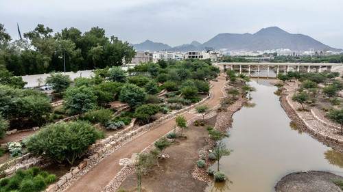 G7p1o4PXsAADScJ.jpg