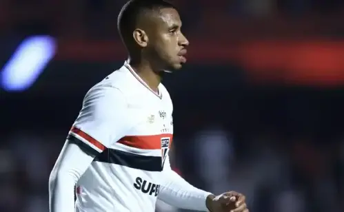 André Silva mantém tratamento no CT e mira retorno ao São Paulo no início de 2026