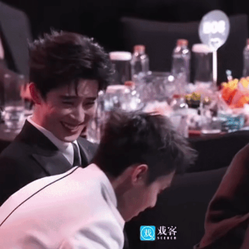 2025 12 09 1 997db2b7289fd31def0b878971bca88d.gif