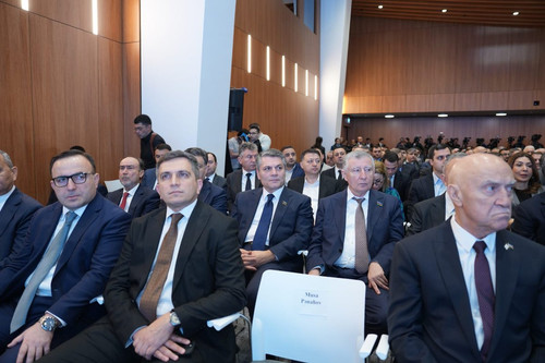 G7pD9GcXgAAIM7g.jpg
