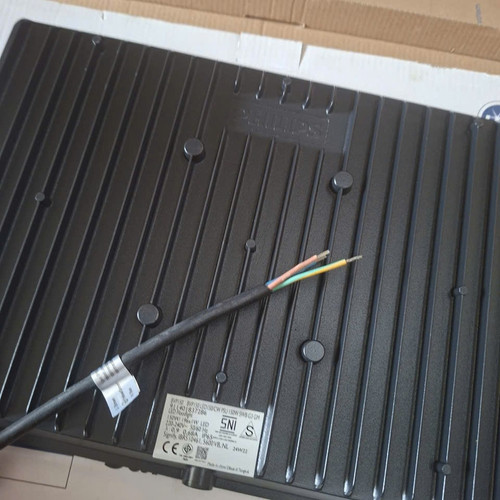 den pha led ngoai troi floodlight philips bvp150 led150 cw psu 150w swb g3 gm 6500k ip65 (4).jpg