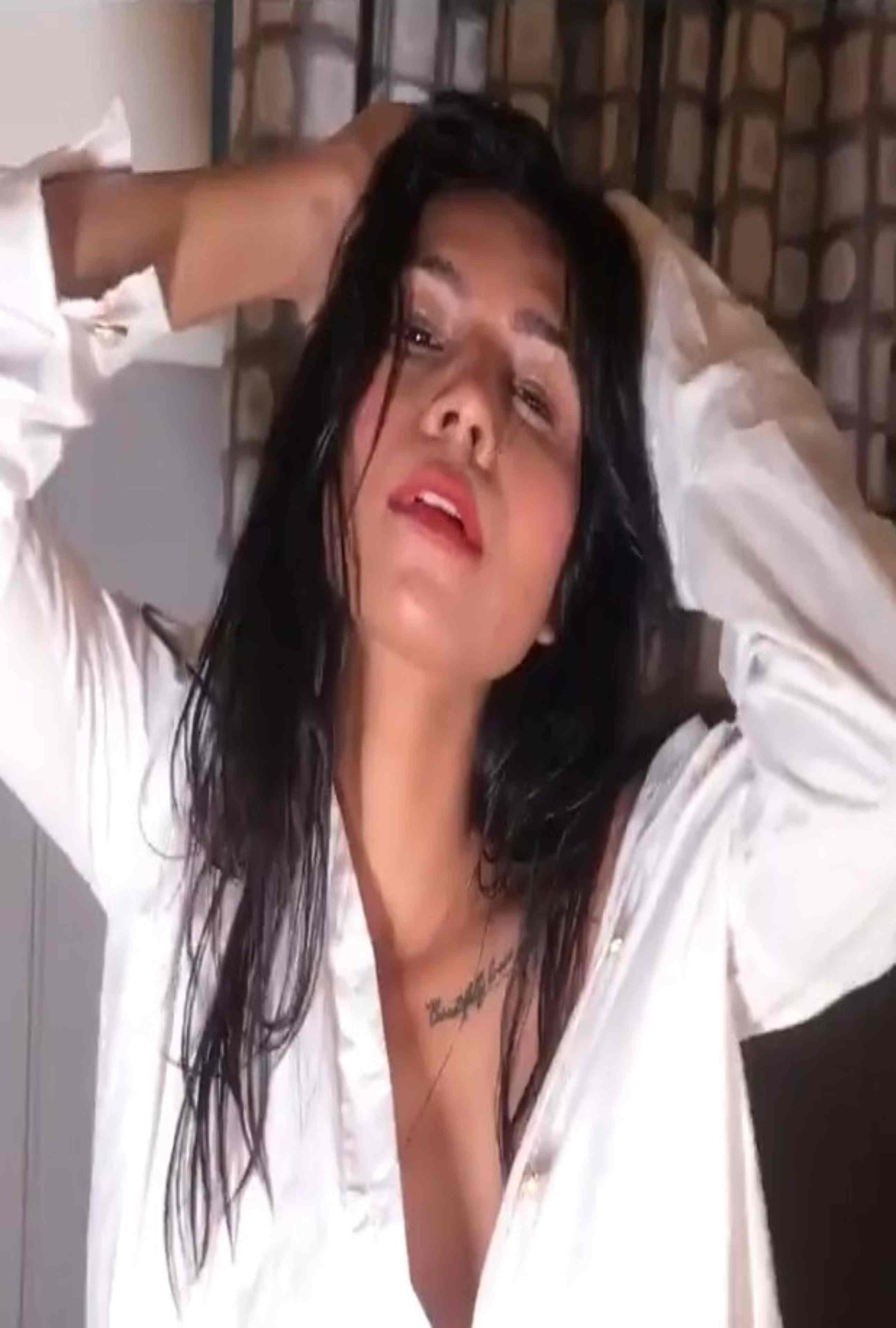18+ Annie Sharma Hot Sexy Nude Show – Hindi Hot Short Film – WEB-DL X264 1080p 720p 480p – Download