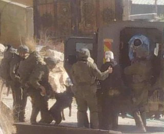 162 حالة اعتقال نفذها الاحتلال وأخضعها للتحقيق الميداني منذ بدء العدوان الواسع على محافظة طوباس أمس، وأفرج الاحتلال عن أغلب المعتقلين بعد ساعات من الا...