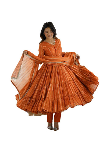 photo 6080000724524797172 y.jpg