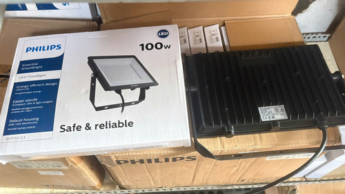 den pha led ngoai troi floodlight philips bvp150 led100 cw psu 100w swb g3 gm 6500k ip65 (2).jpg
