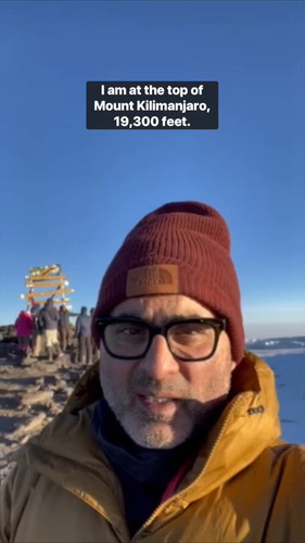 c C2K fNXQwTvoEh.jpg