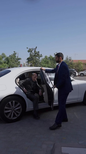 P8gM 6nSO3SazOFG.jpg