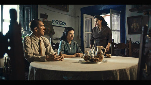 The.Dead.Girls.S01E02.The.History.of.The.Houses.1080p.NF.WEB DL.CZ ES.DD+5.1.Atmos.HDR.x265 My.mkv 2.jpg