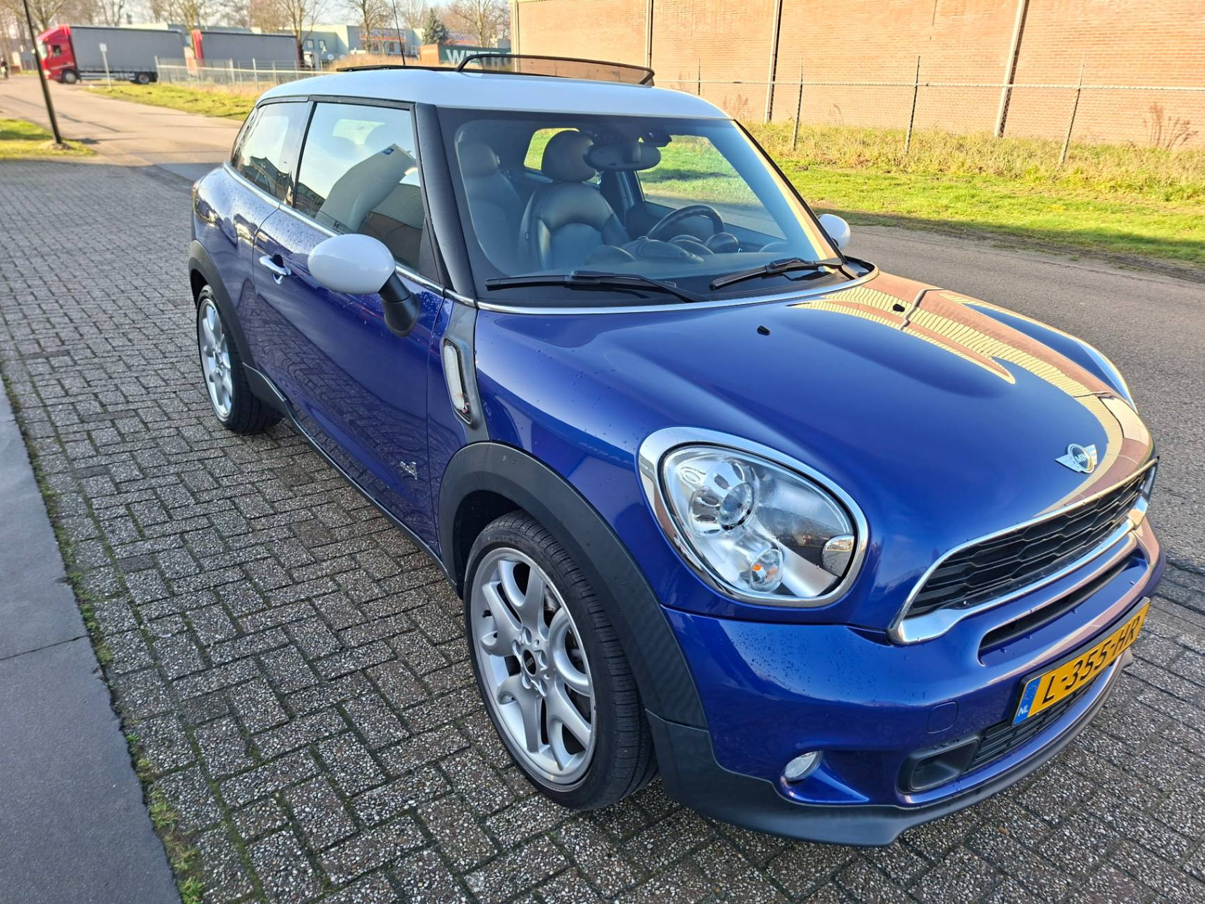 Mini Cooper Spaceman 116000km - Image 2