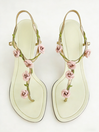 根据鞋子生成产品图 (2).png