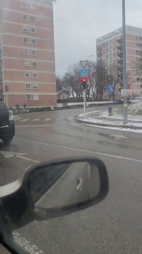 vi10MVAnEBG0UJ4Z.jpg