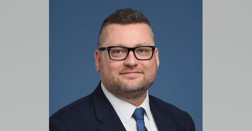 254024116280575387?url=https%3A%2F%2Fwww.elemi.hu%2Fwp content%2Fuploads%2F2026%2F02%2FBajusz Gabor .jpg