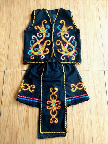 baju dayak.jpg