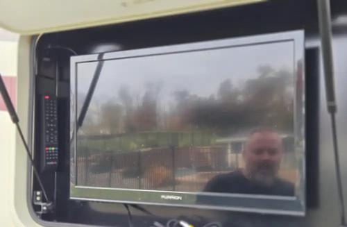 34275972.jpg