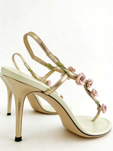 根据鞋子生成产品图 (1).jpg